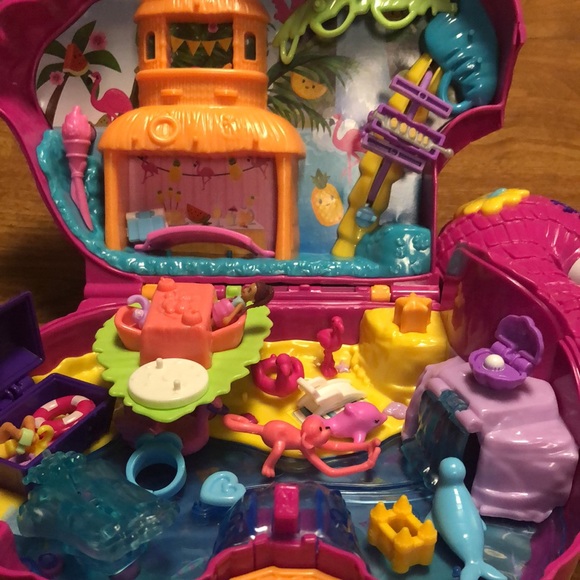 Pink Flamingo 🦩 Polly Pockets Beach Set with Tons of accessories - Picture 9 of 17